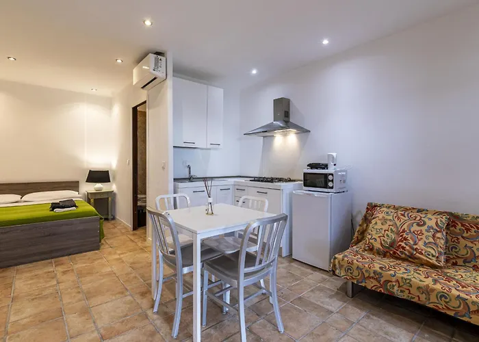 20 By Interhome 博尼法乔